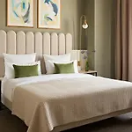 Numa Berlin Checkpoint Charlie Берлин