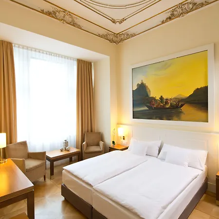 Numa Arc Aparthotel 4*