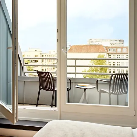 Numa Arc Apartahotel 4*